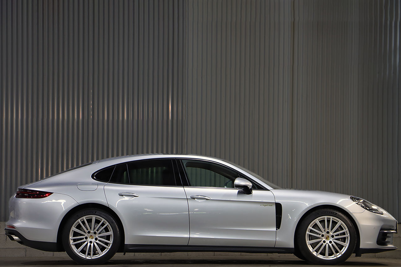 2018 Porsche PANAMERA 