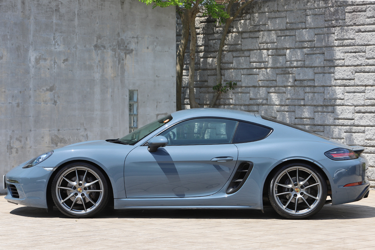 2017 Porsche 718 CAYMAN null