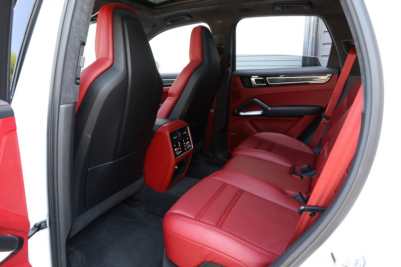 2019 Porsche CAYENNE null
