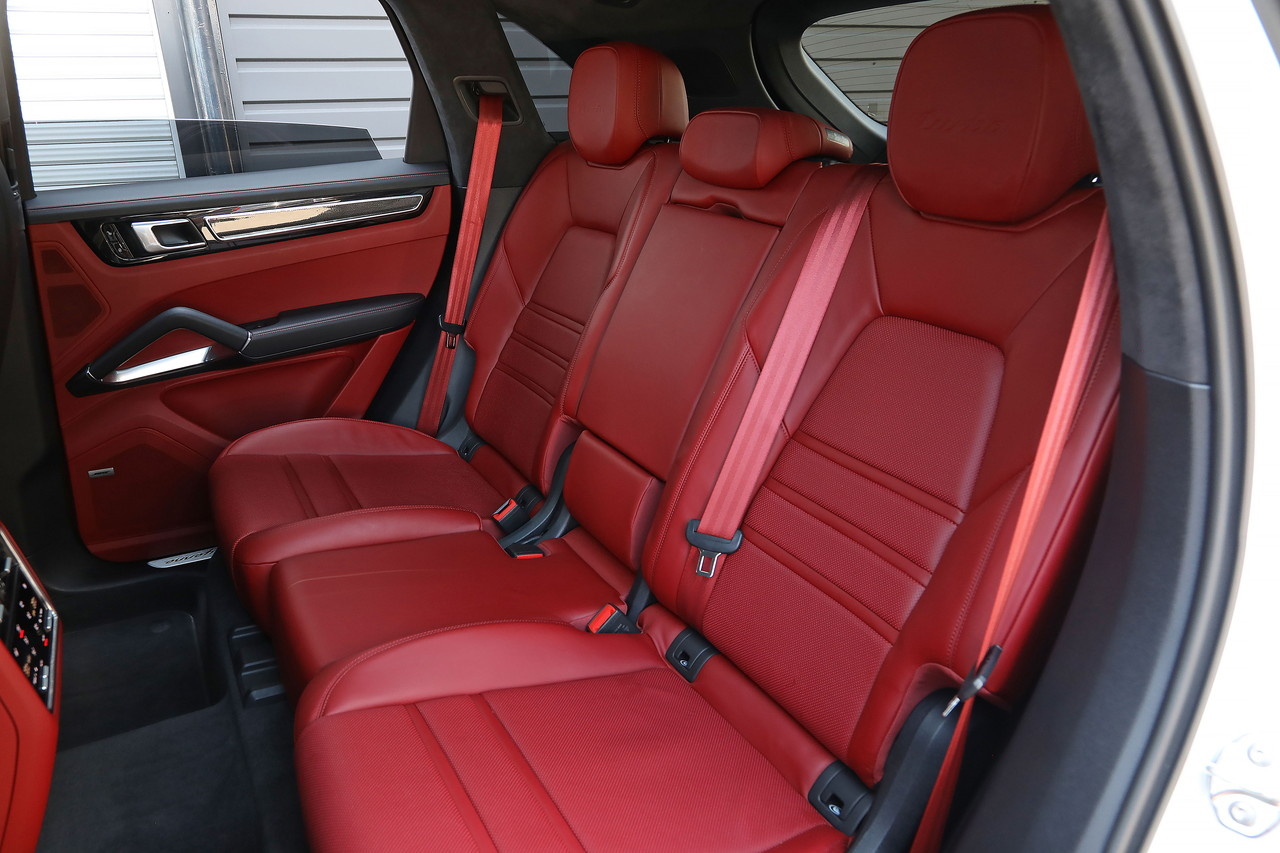 2019 Porsche CAYENNE null