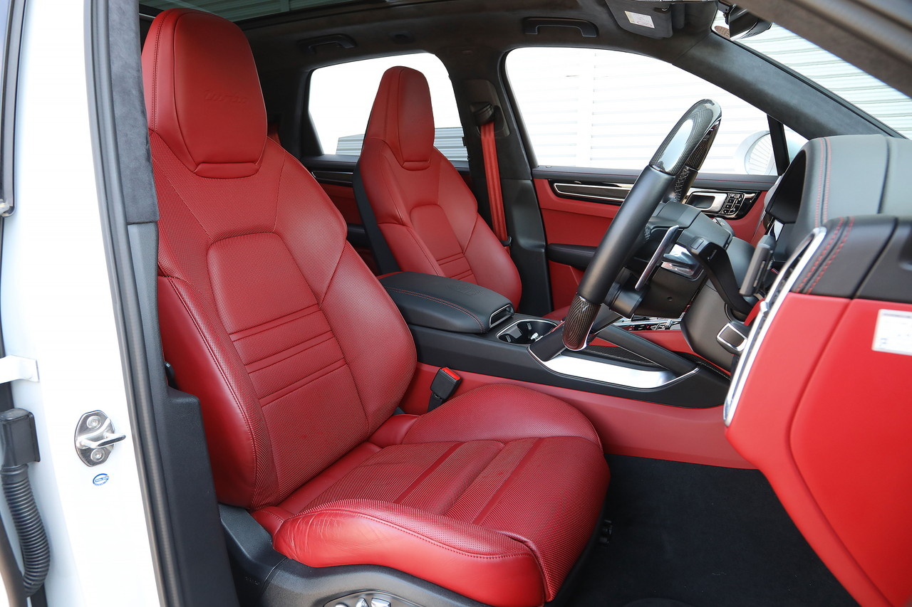 2019 Porsche CAYENNE null