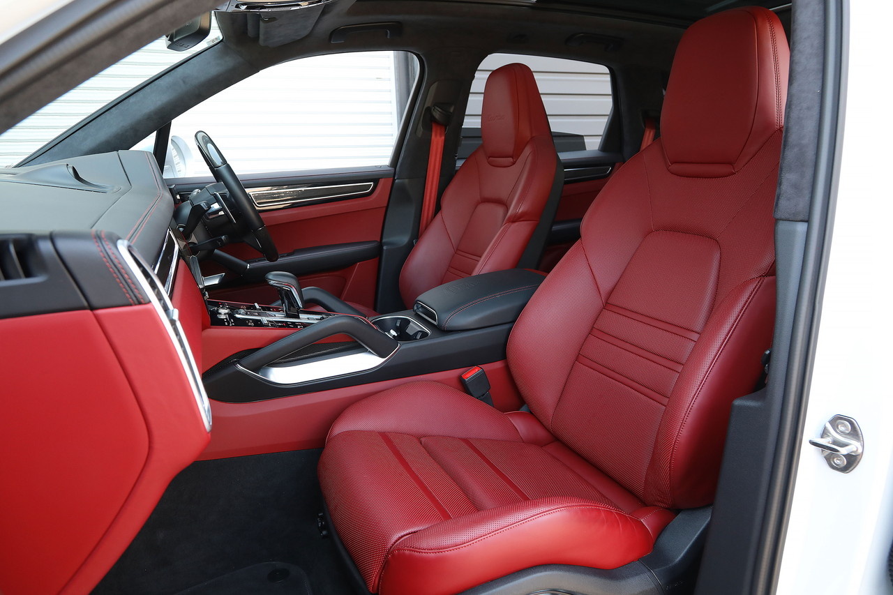 2019 Porsche CAYENNE null