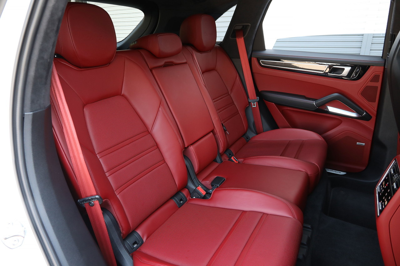 2019 Porsche CAYENNE null