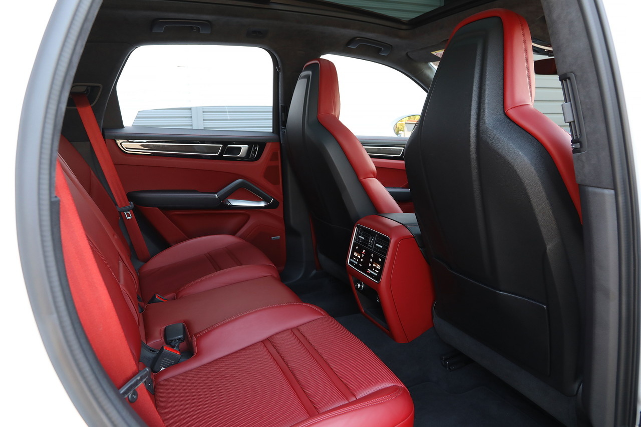 2019 Porsche CAYENNE null