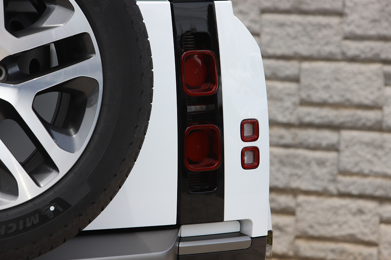 2025 Land Rover DEFENDER 