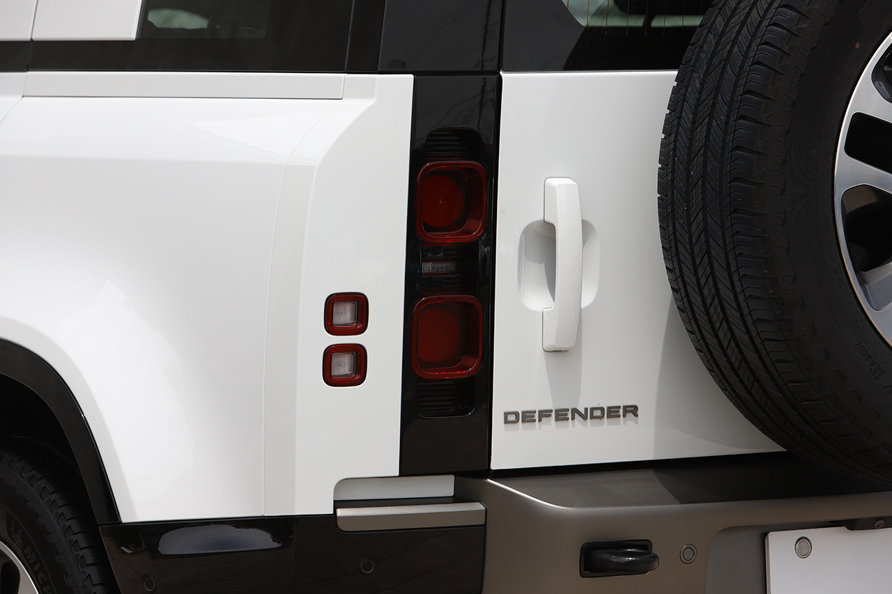 2025 Land Rover DEFENDER 