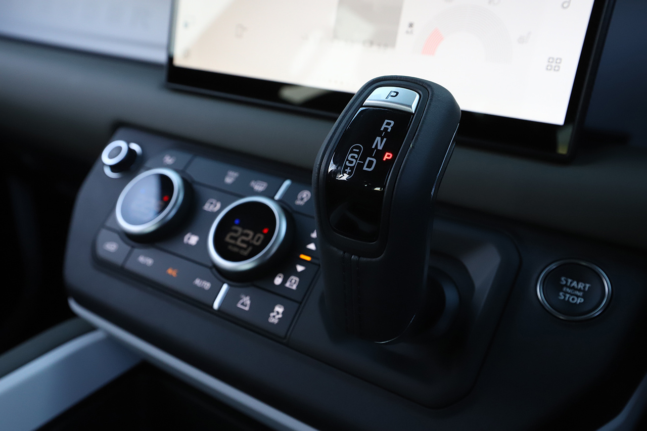 2025 Land Rover DEFENDER 