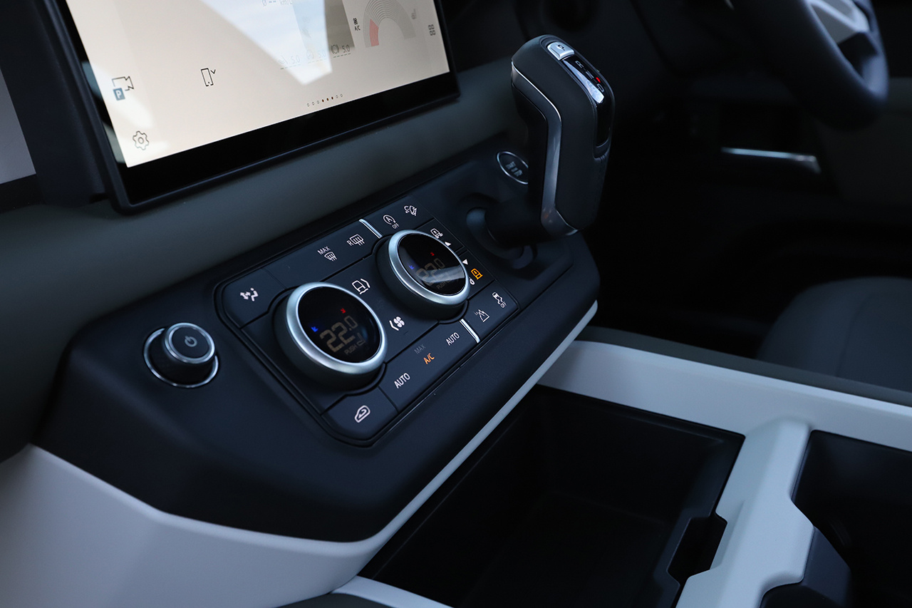 2025 Land Rover DEFENDER 