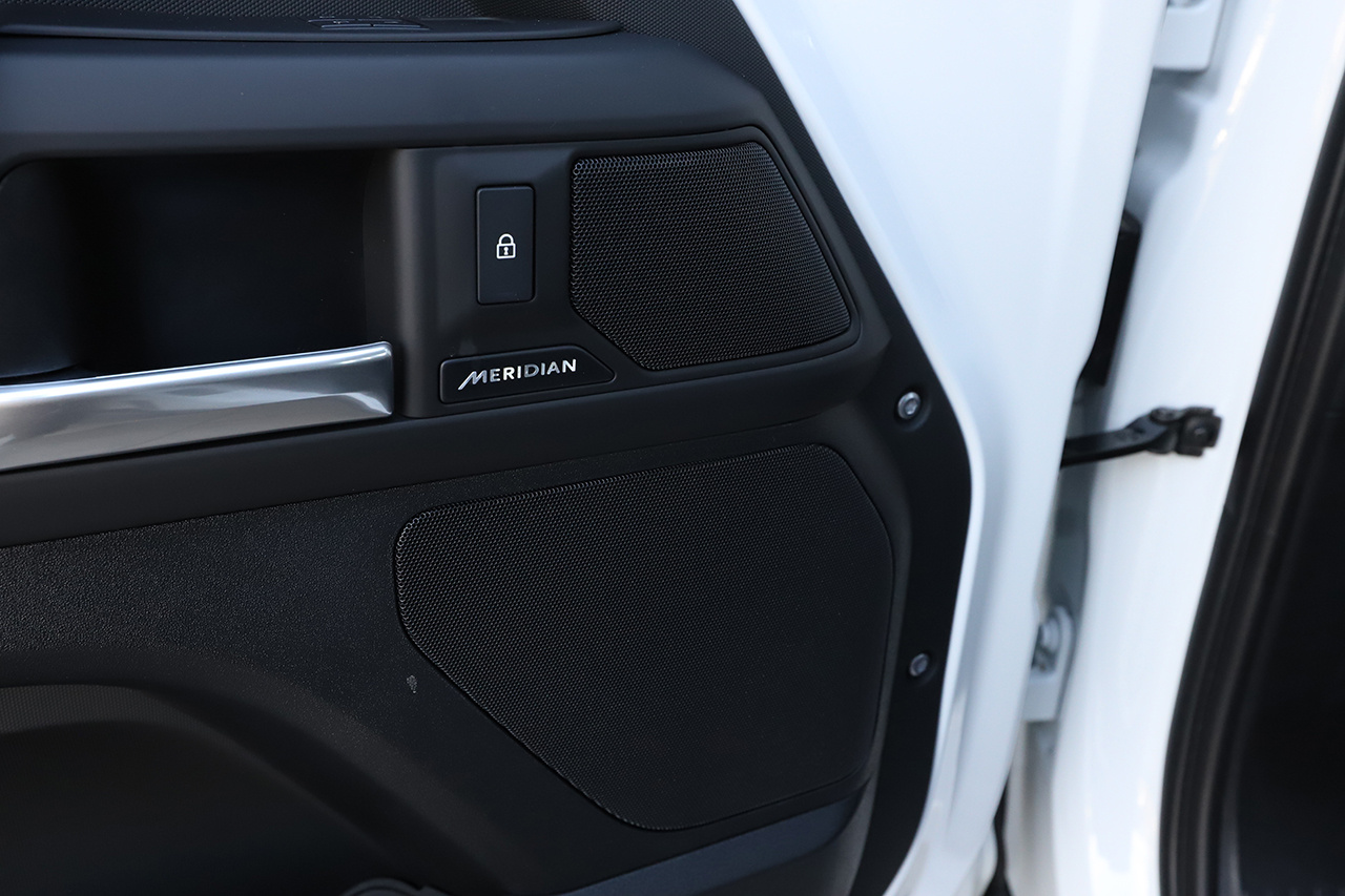 2025 Land Rover DEFENDER 