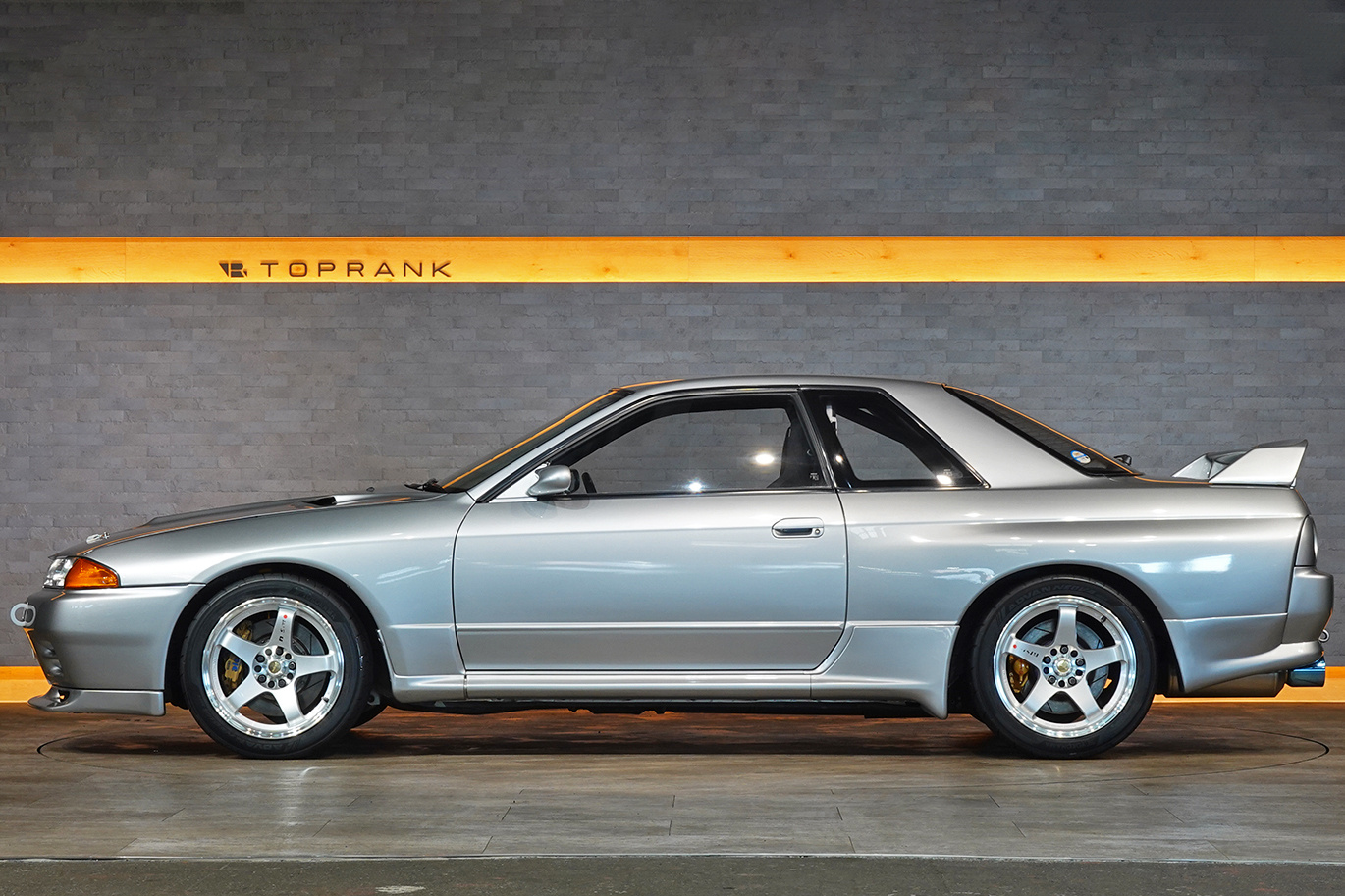 1991 Nissan Skyline JDM car for sale — photo 14 of 25