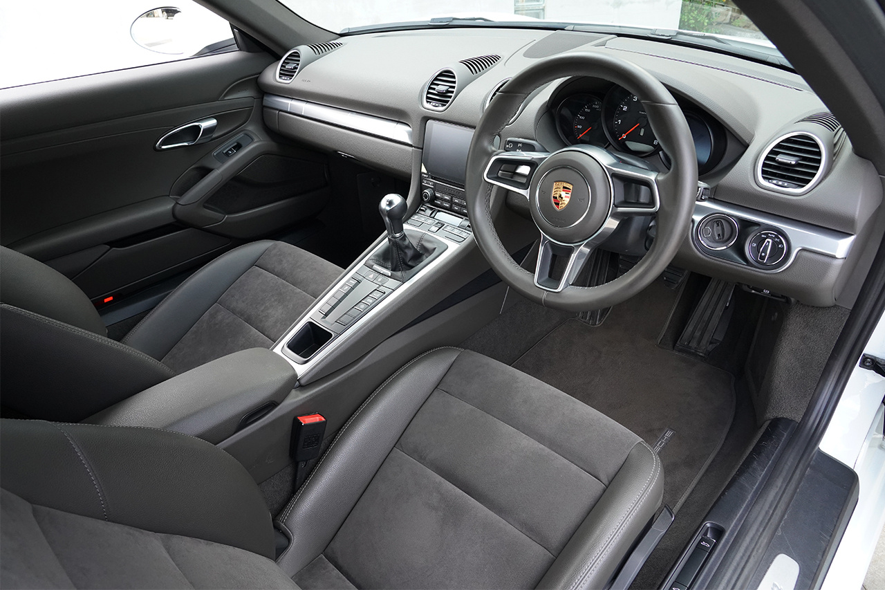 2019 Porsche 718 CAYMAN 