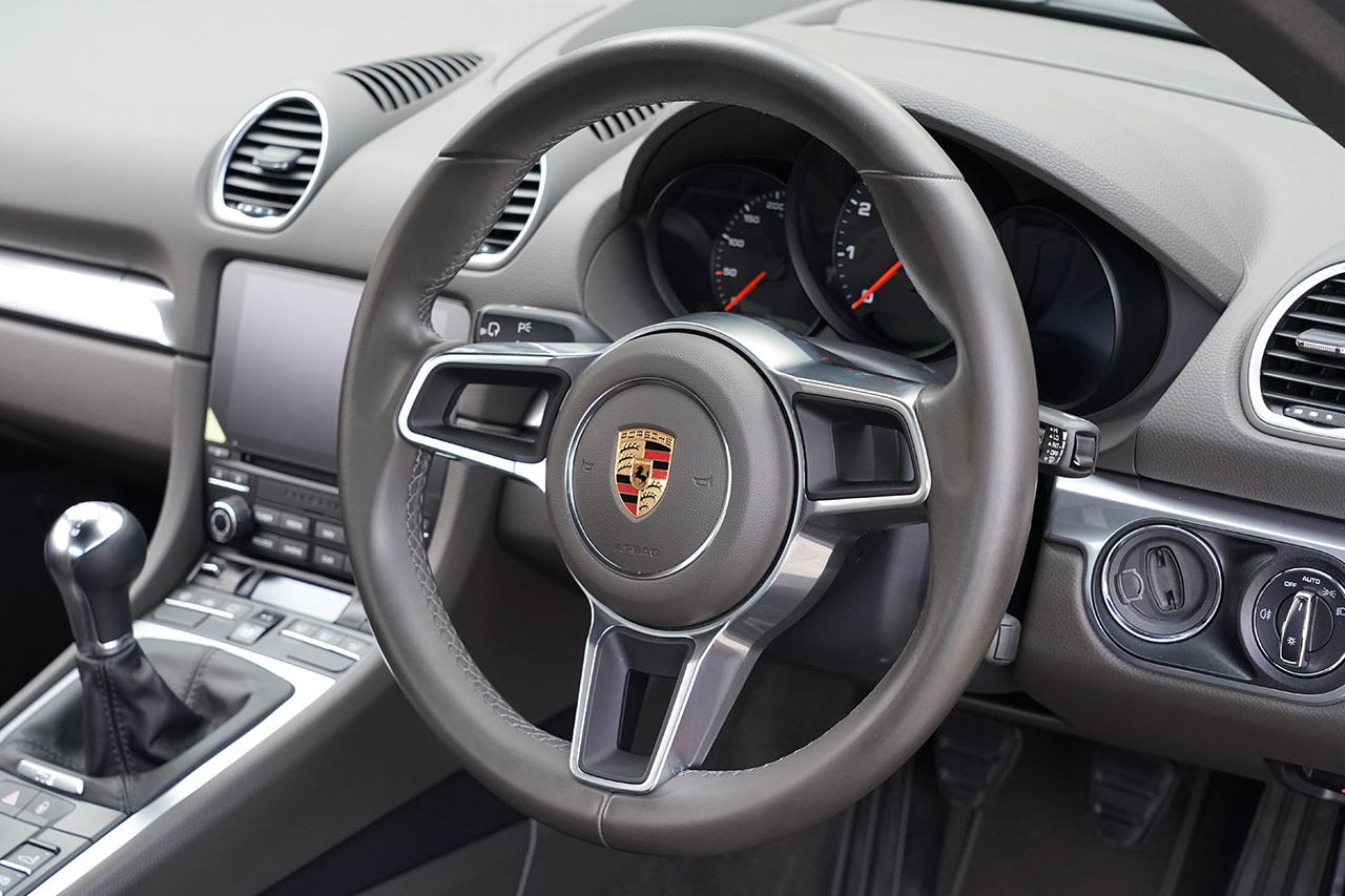 2019 Porsche 718 CAYMAN 