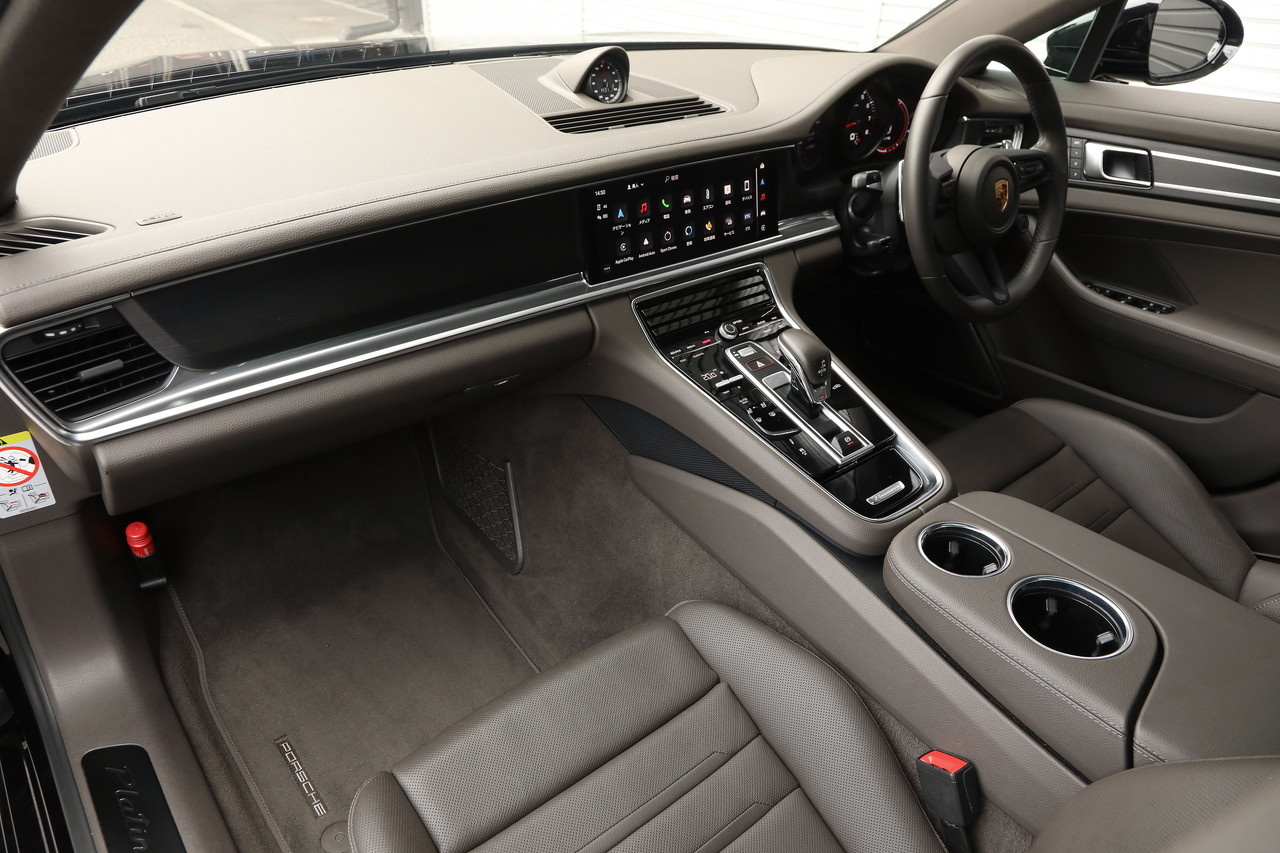 2022 Porsche PANAMERA null