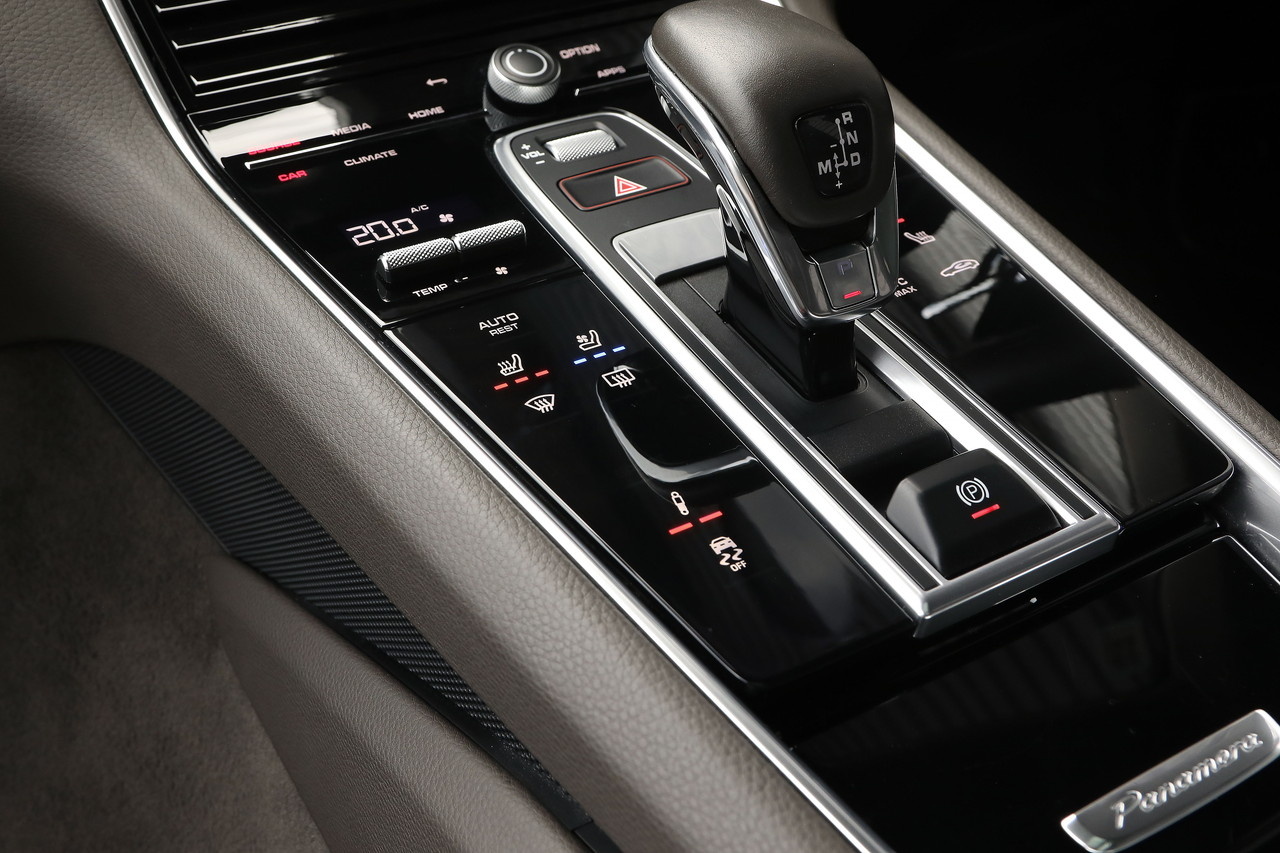 2022 Porsche PANAMERA null