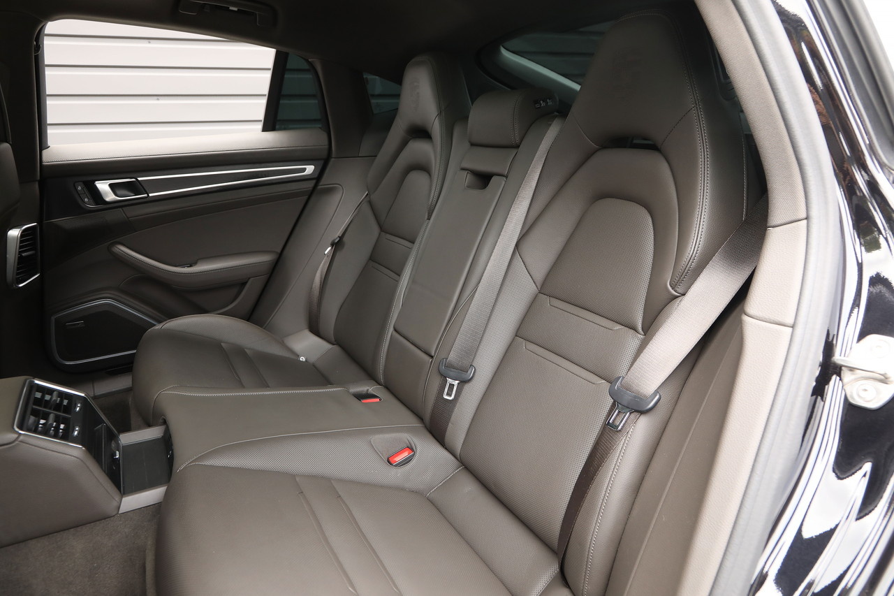 2022 Porsche PANAMERA null