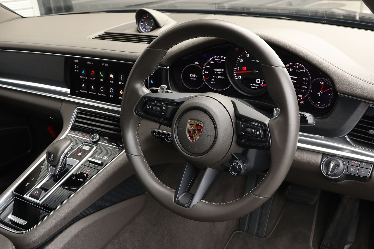 2022 Porsche PANAMERA null