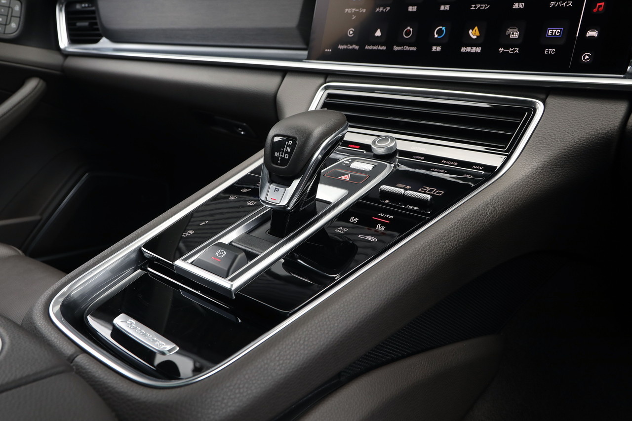 2022 Porsche PANAMERA null