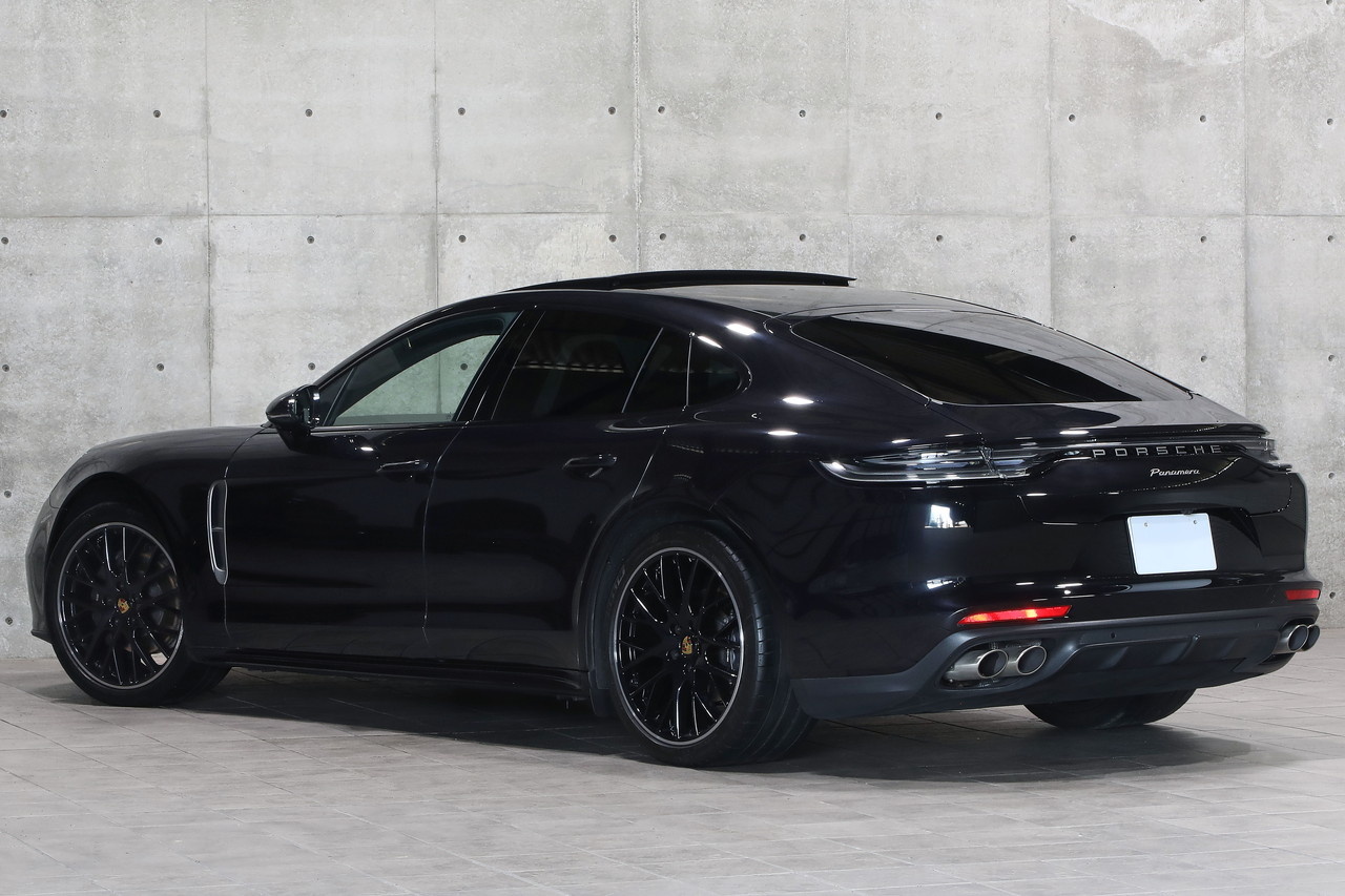 2022 Porsche PANAMERA null