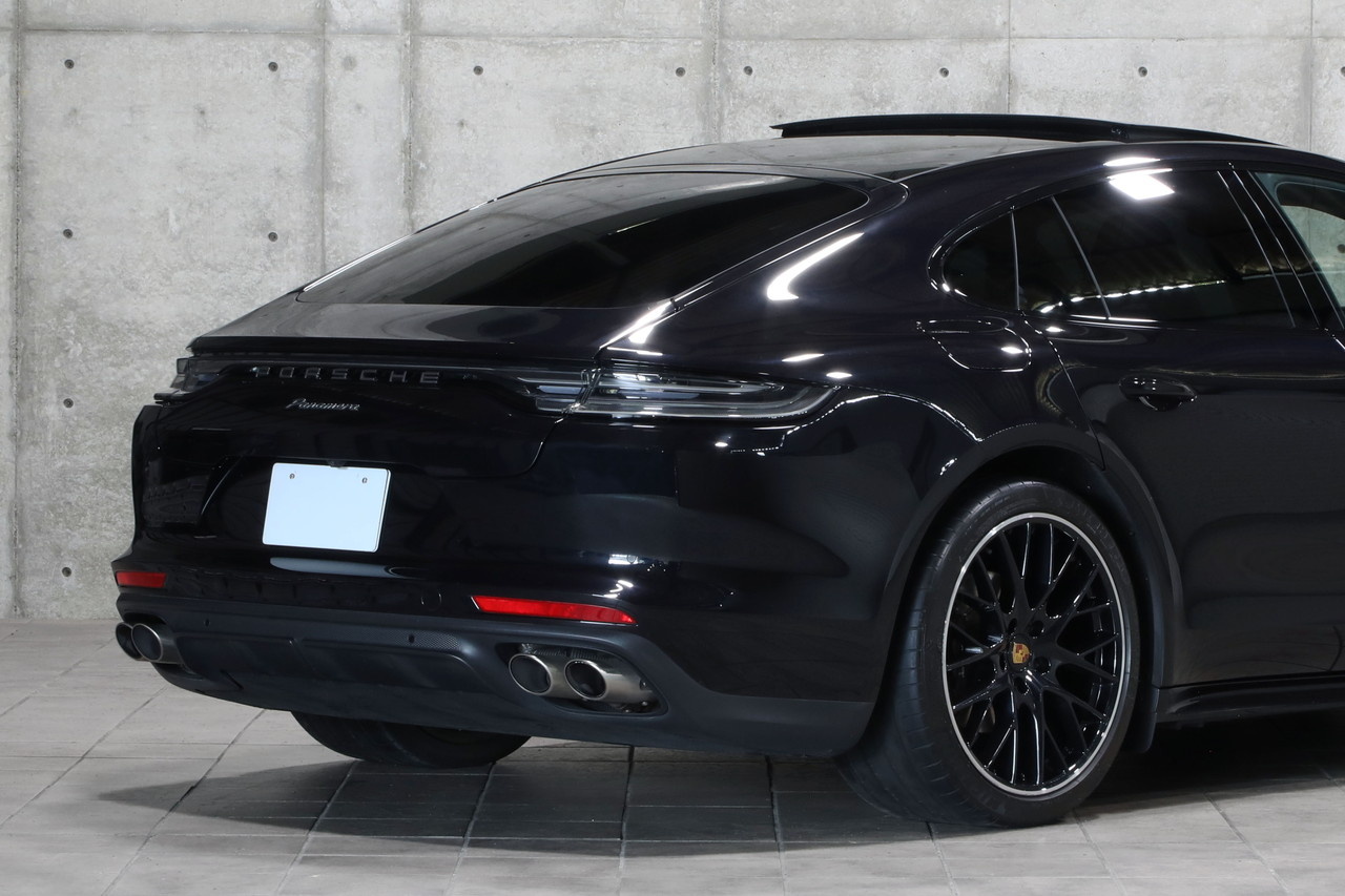 2022 Porsche PANAMERA null