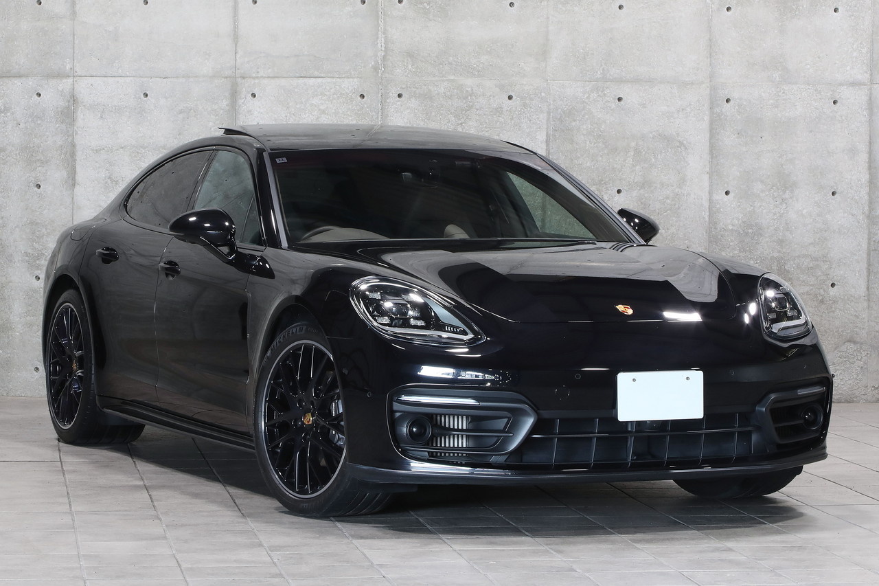 2022 Porsche PANAMERA null