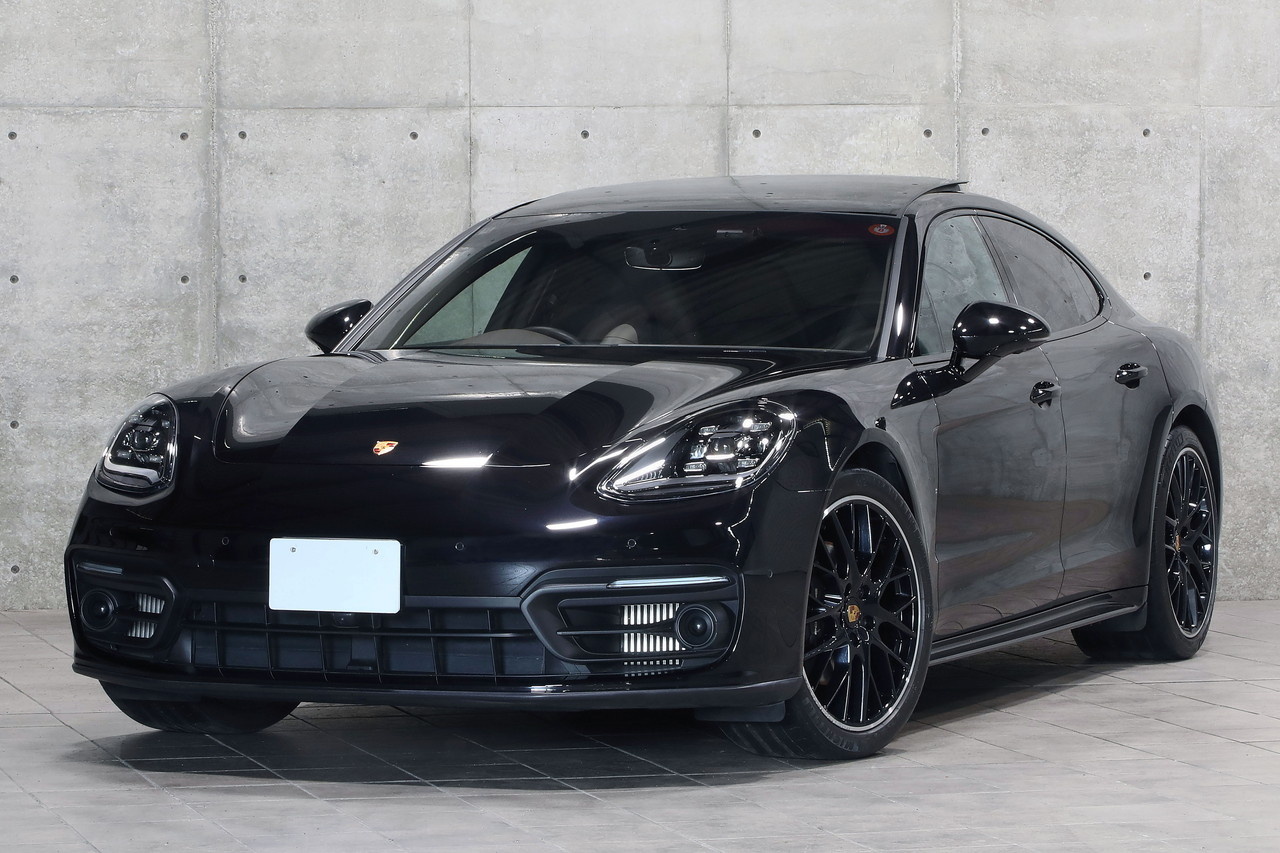 2022 Porsche PANAMERA null