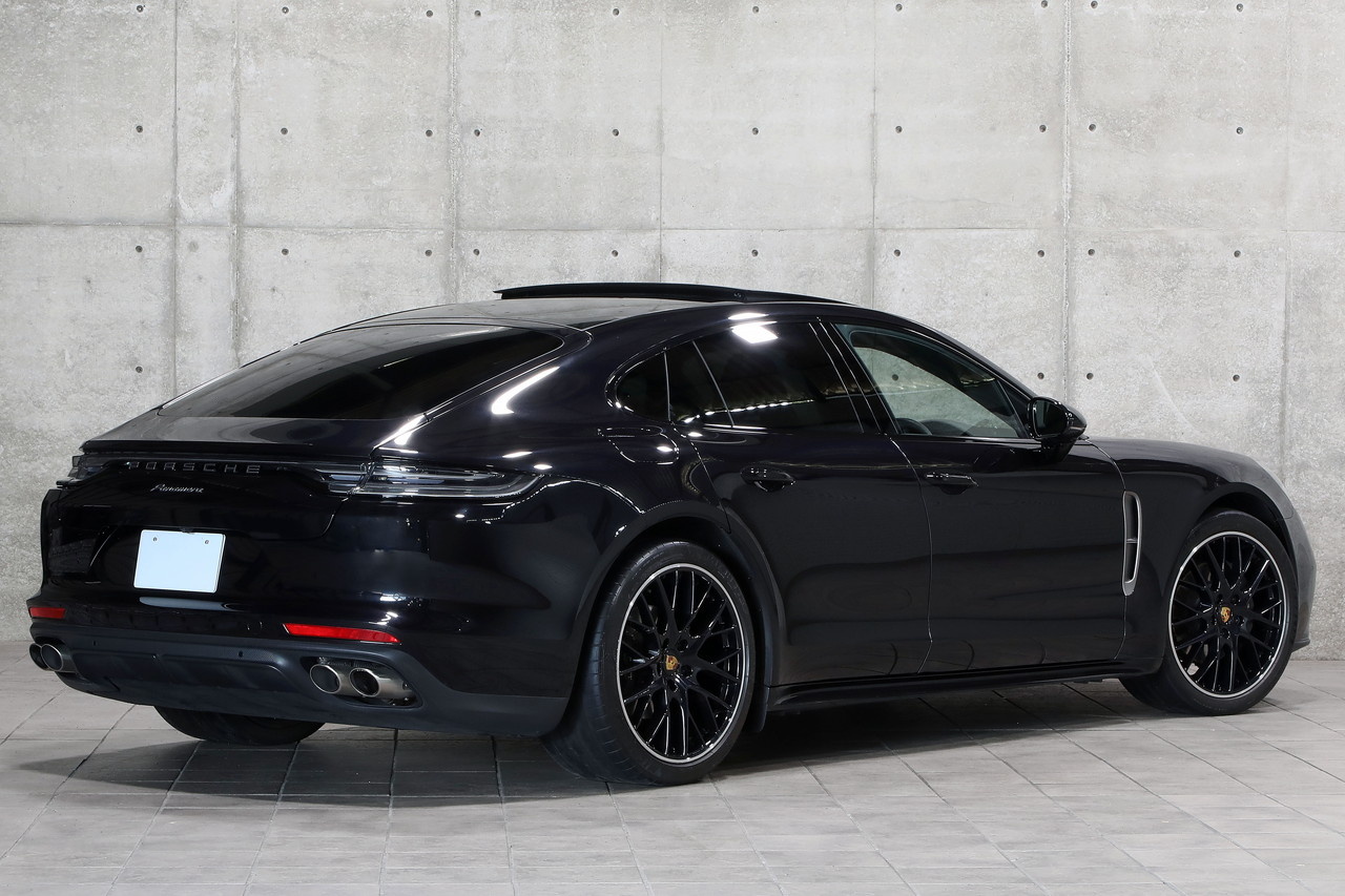 2022 Porsche PANAMERA null