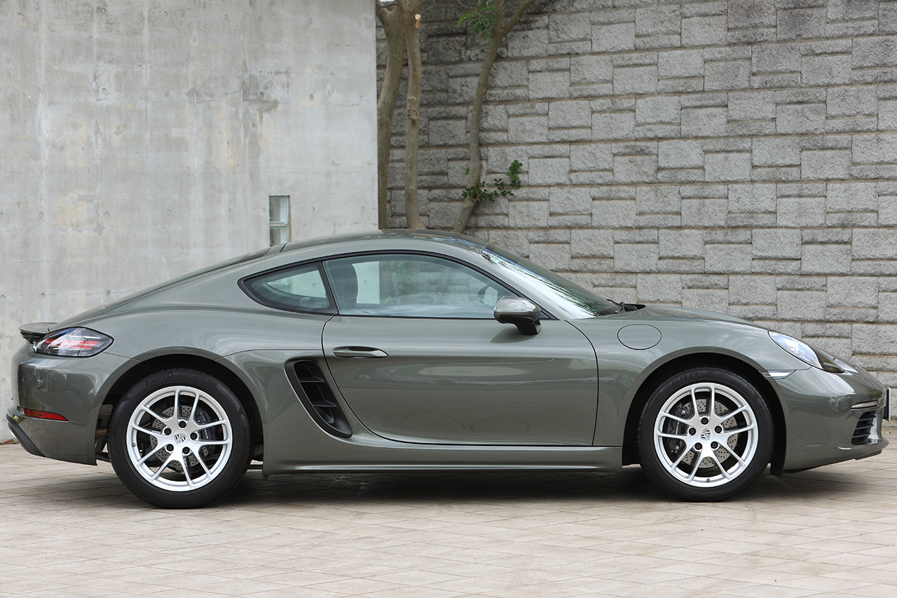 2022 Porsche 718 CAYMAN 
