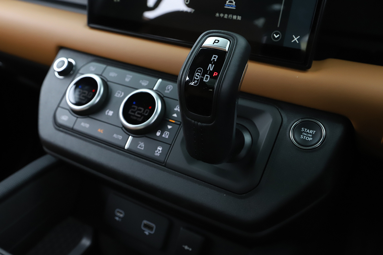 2024 Land Rover DEFENDER null