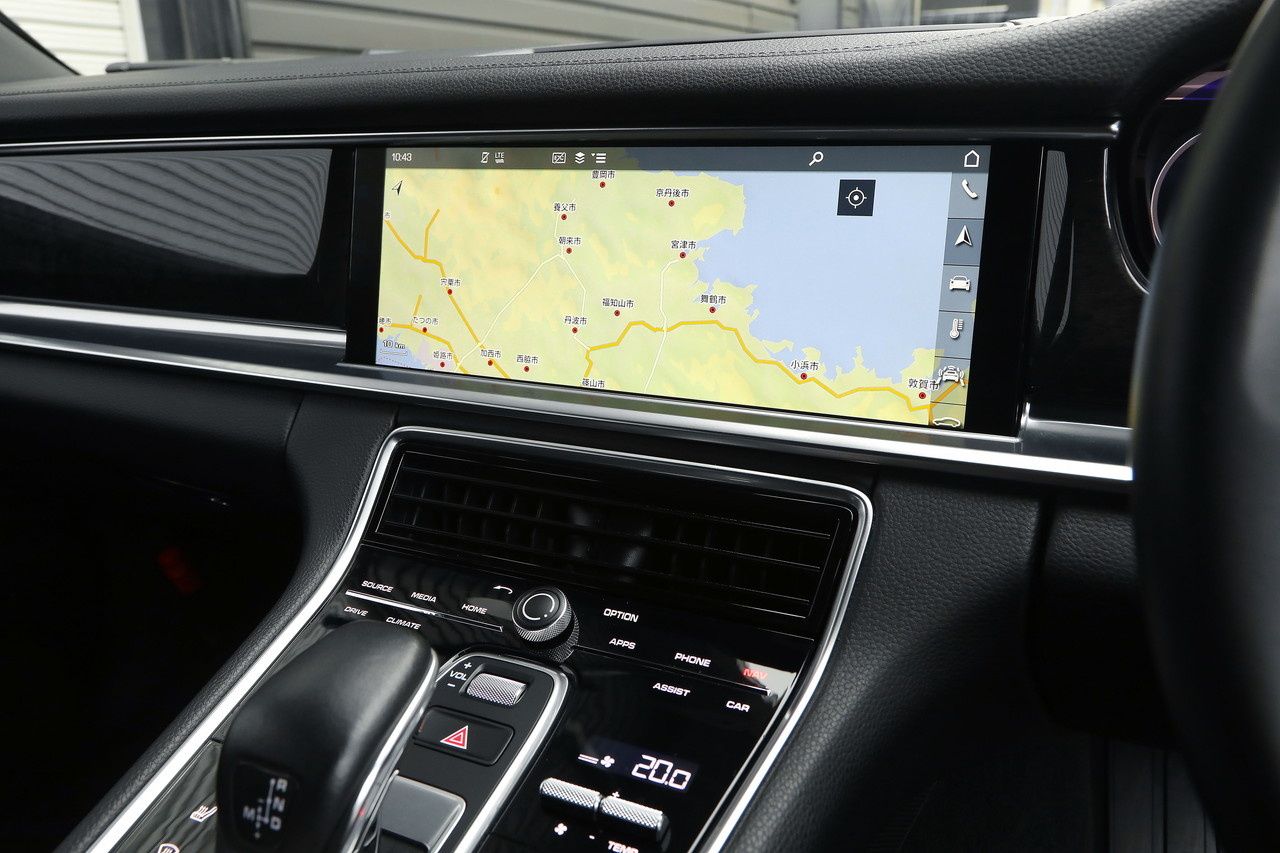 2017 Porsche PANAMERA null