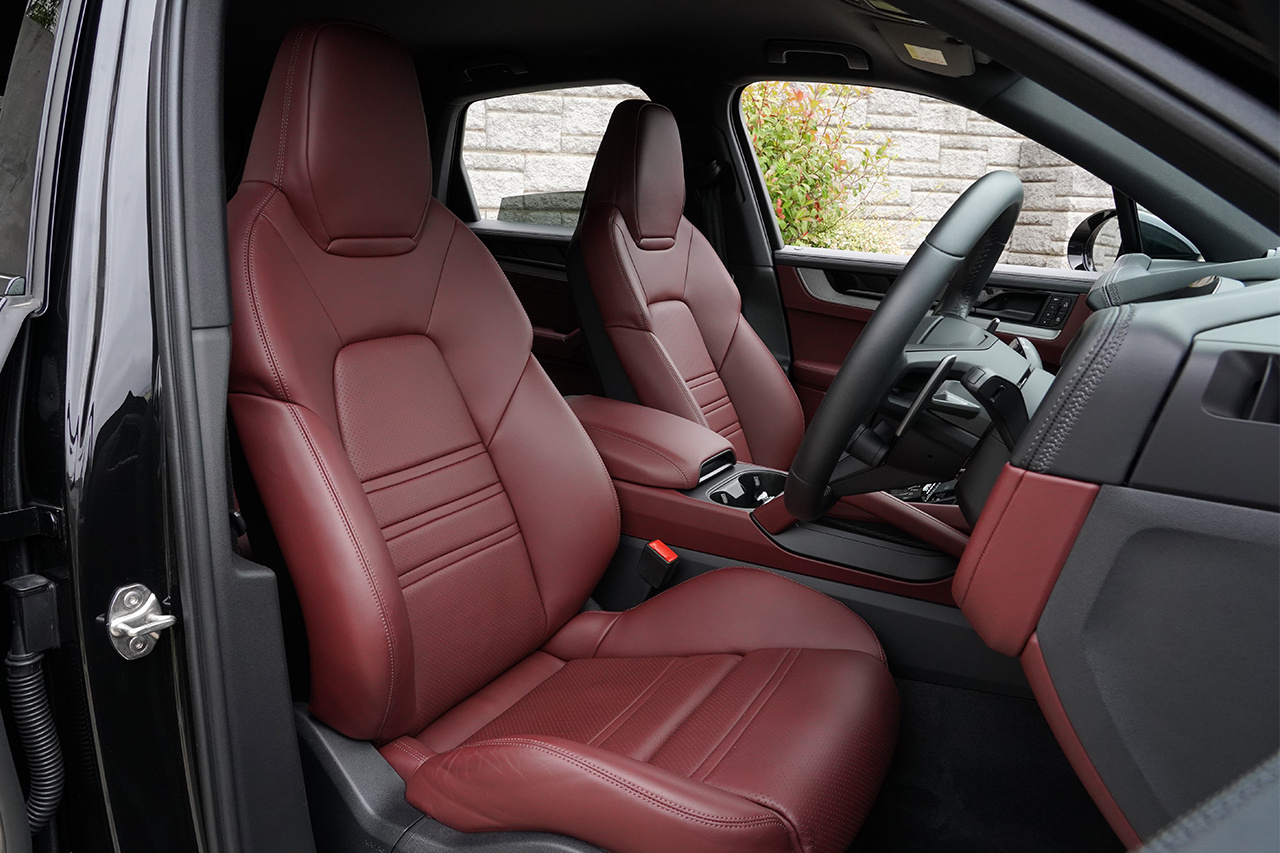 2024 Porsche CAYENNE 