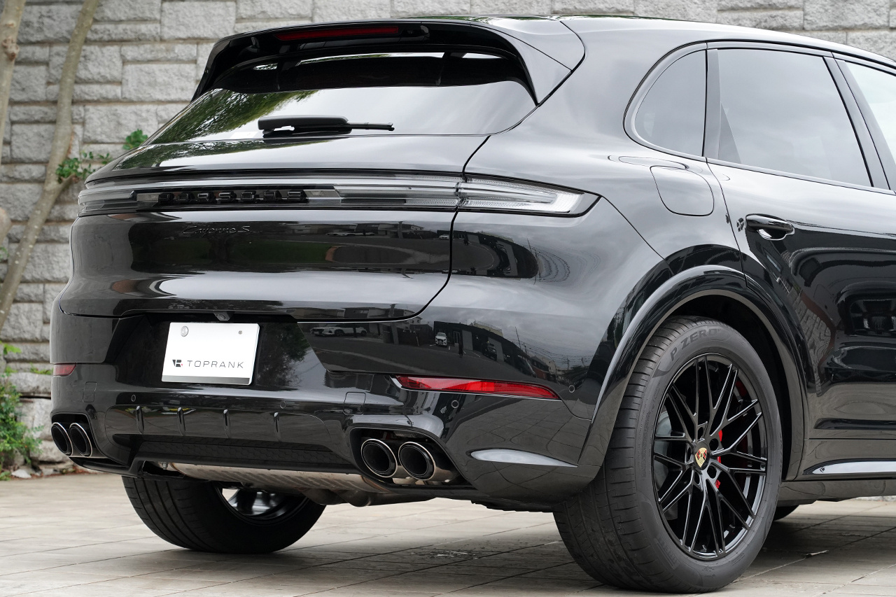2024 Porsche CAYENNE 