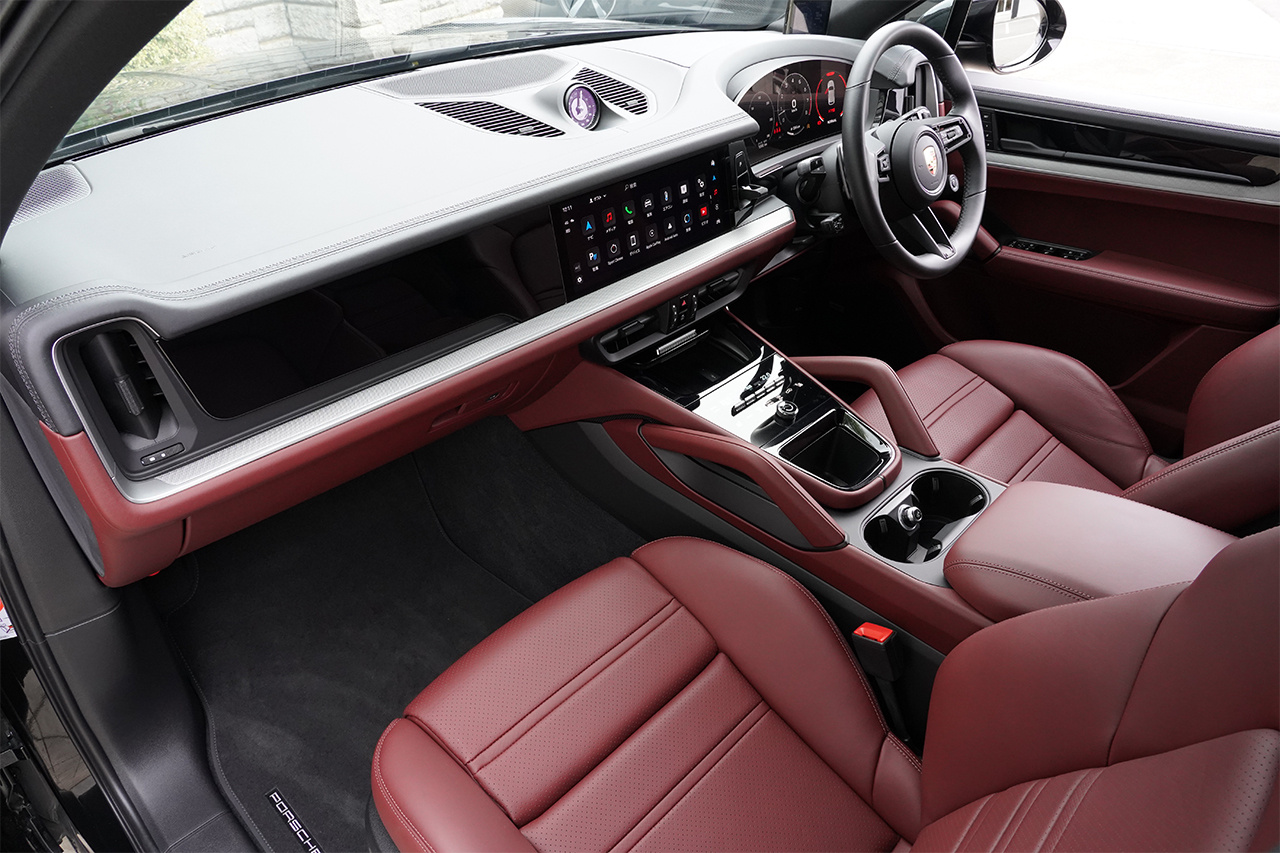 2024 Porsche CAYENNE 