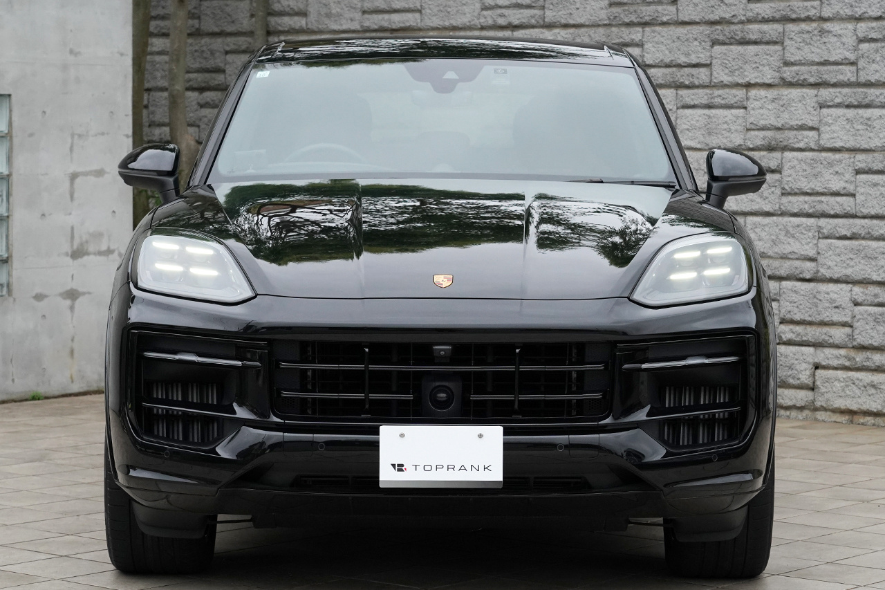 2024 Porsche CAYENNE 
