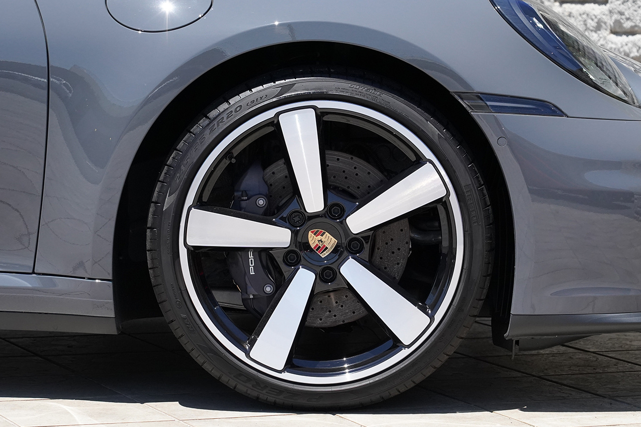 2025 Porsche 911 カレラ