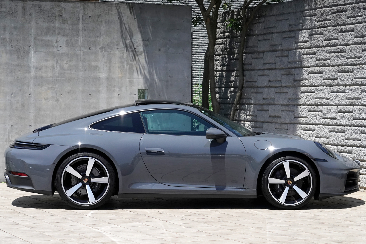 2025 Porsche 911 カレラ