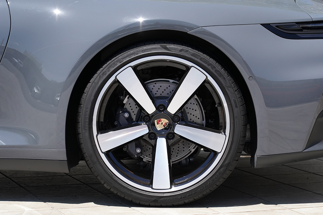 2025 Porsche 911 カレラ