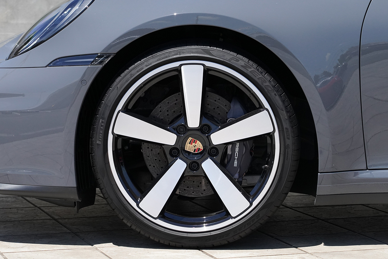 2025 Porsche 911 カレラ