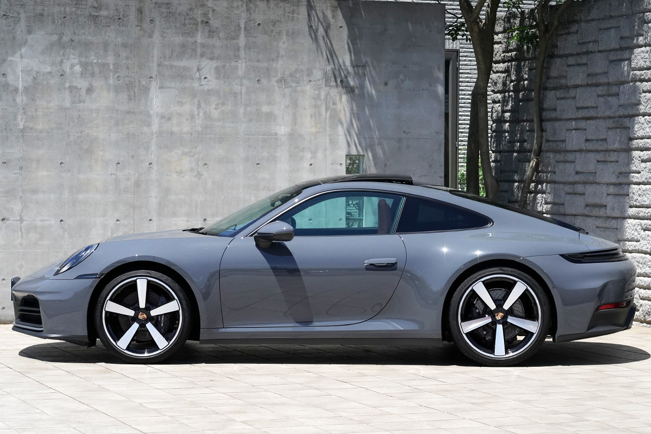 2025 Porsche 911 カレラ