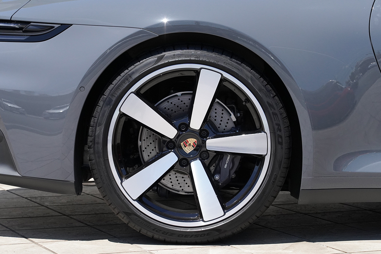 2025 Porsche 911 カレラ