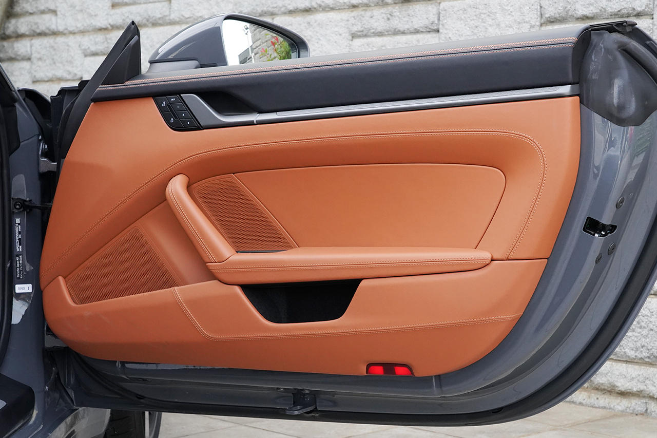 2025 Porsche 911 カレラ