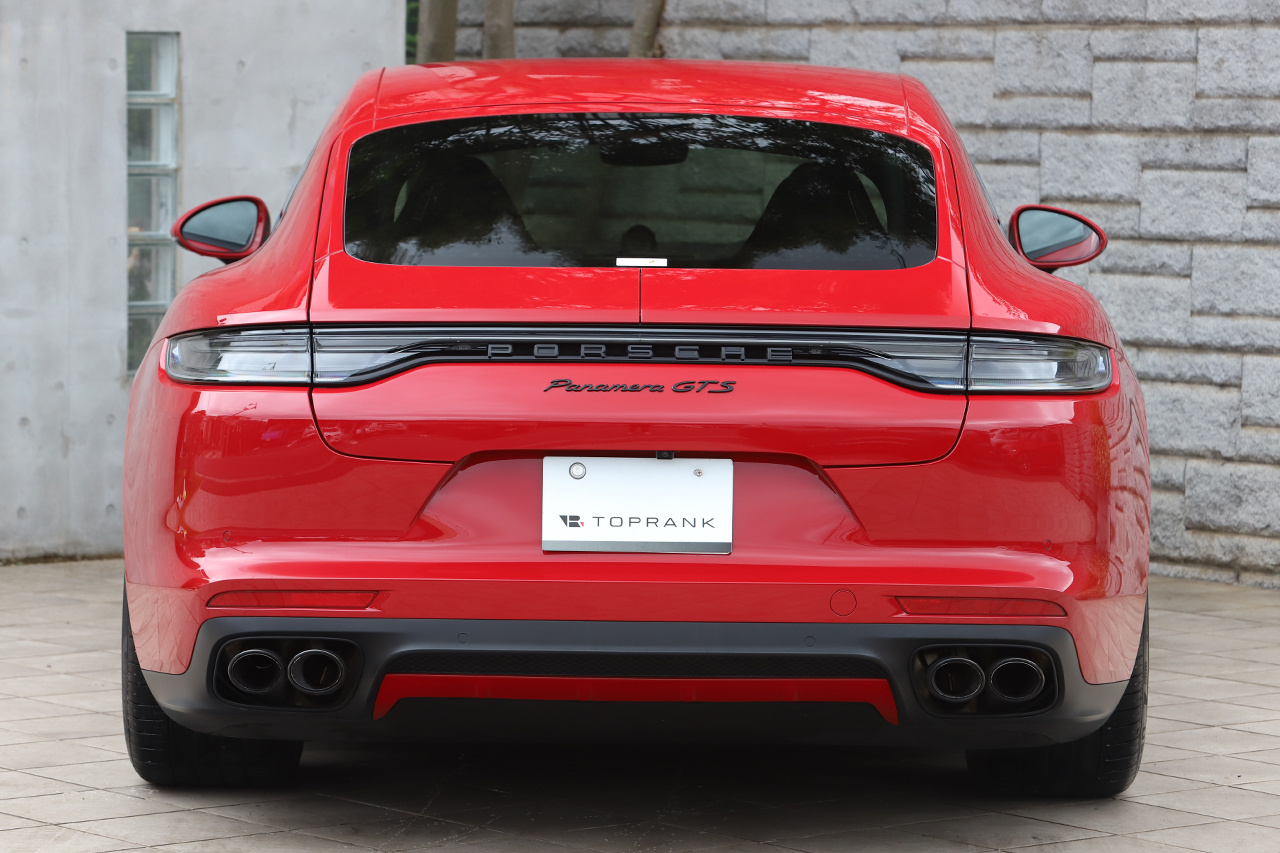 2021 Porsche PANAMERA 