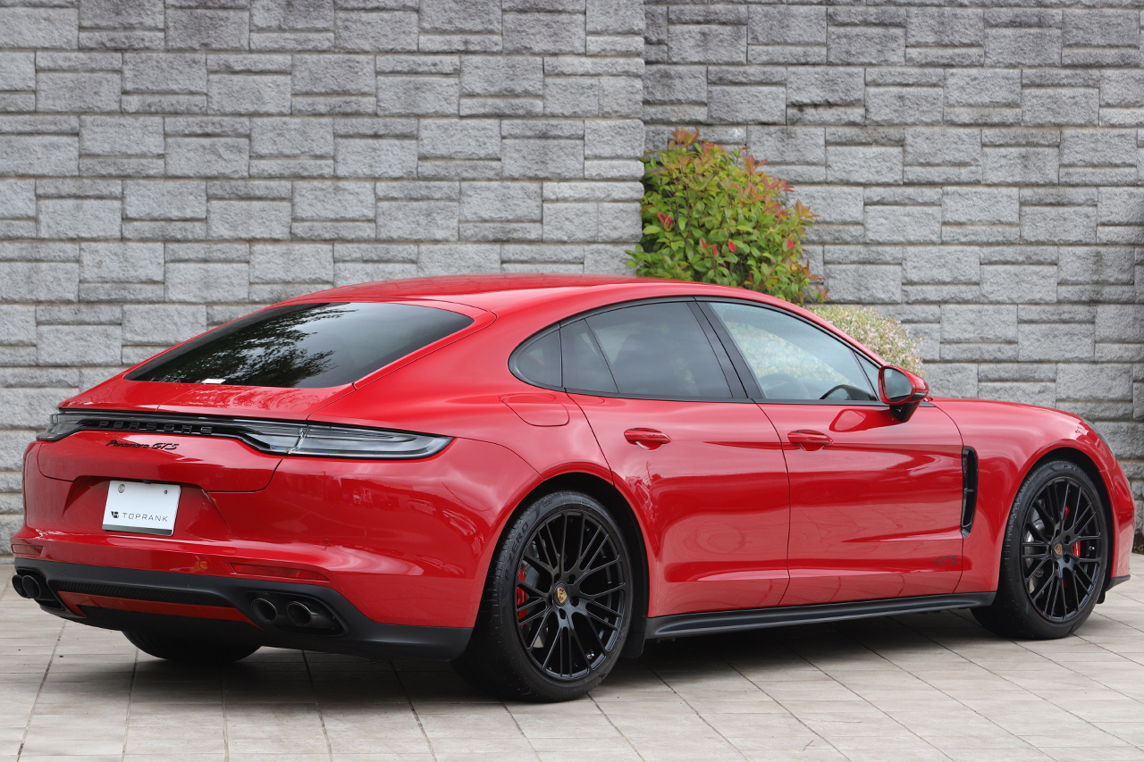 2021 Porsche PANAMERA 