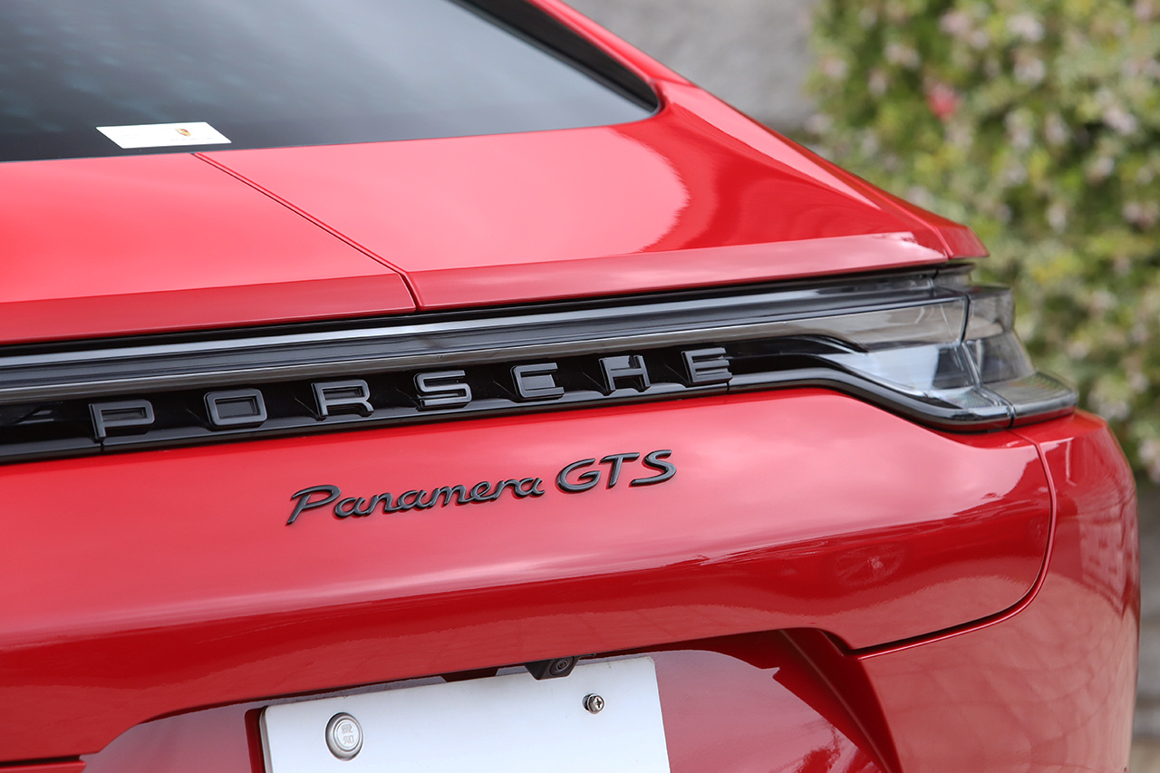 2021 Porsche PANAMERA 