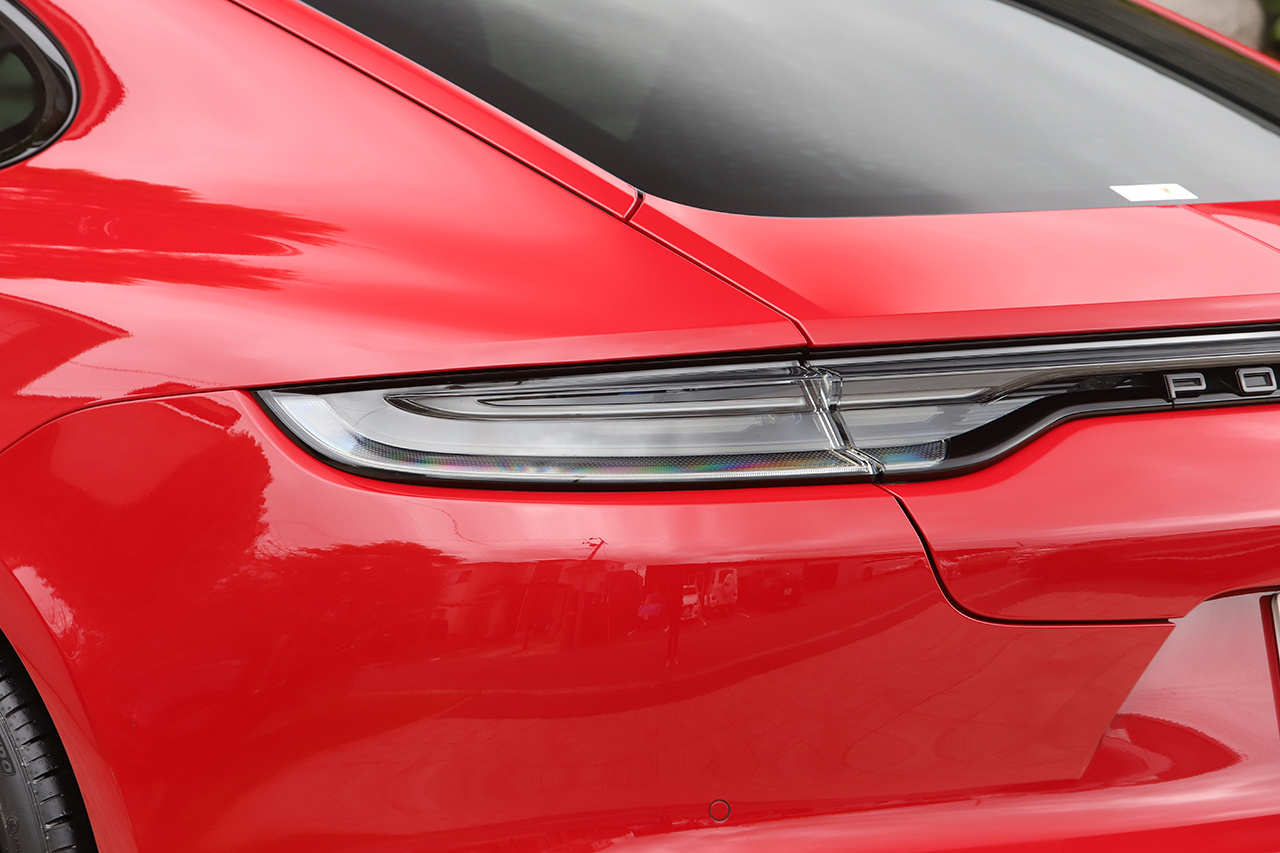 2021 Porsche PANAMERA 