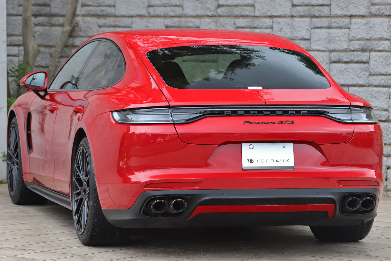 2021 Porsche PANAMERA 