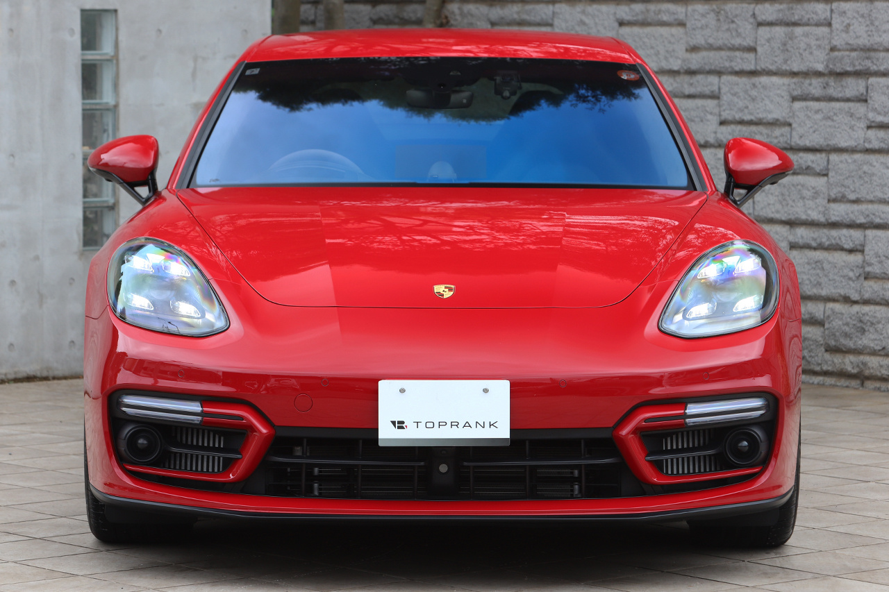 2021 Porsche PANAMERA 