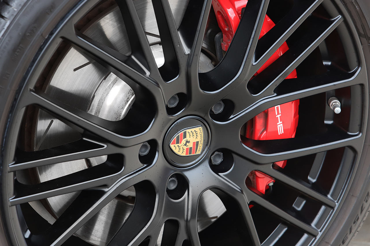 2021 Porsche PANAMERA 