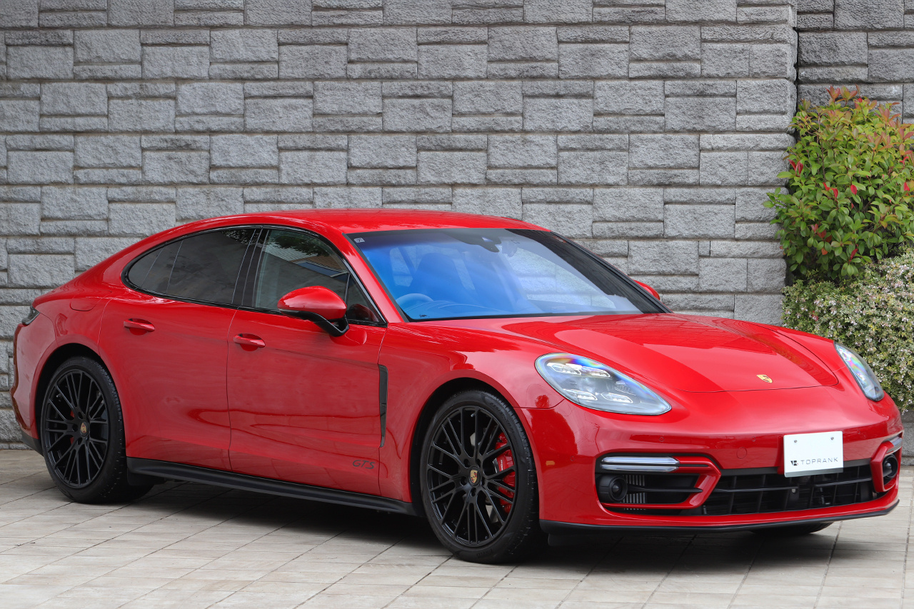 2021 Porsche PANAMERA 