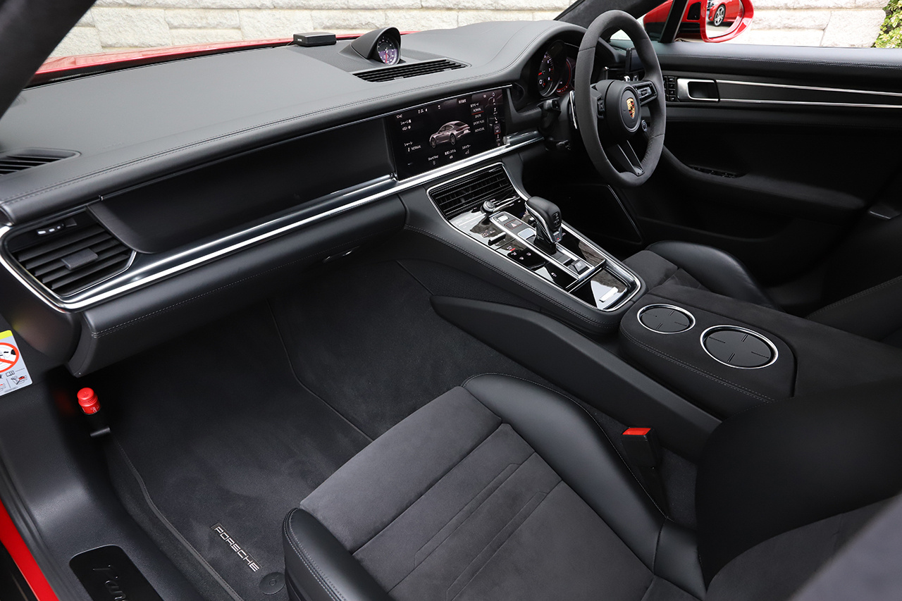 2021 Porsche PANAMERA 