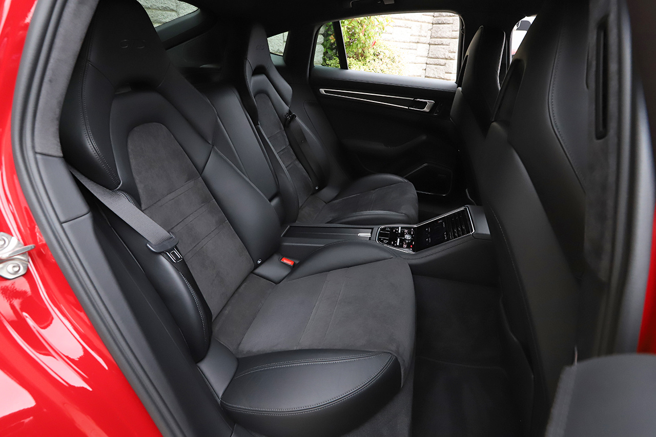 2021 Porsche PANAMERA 